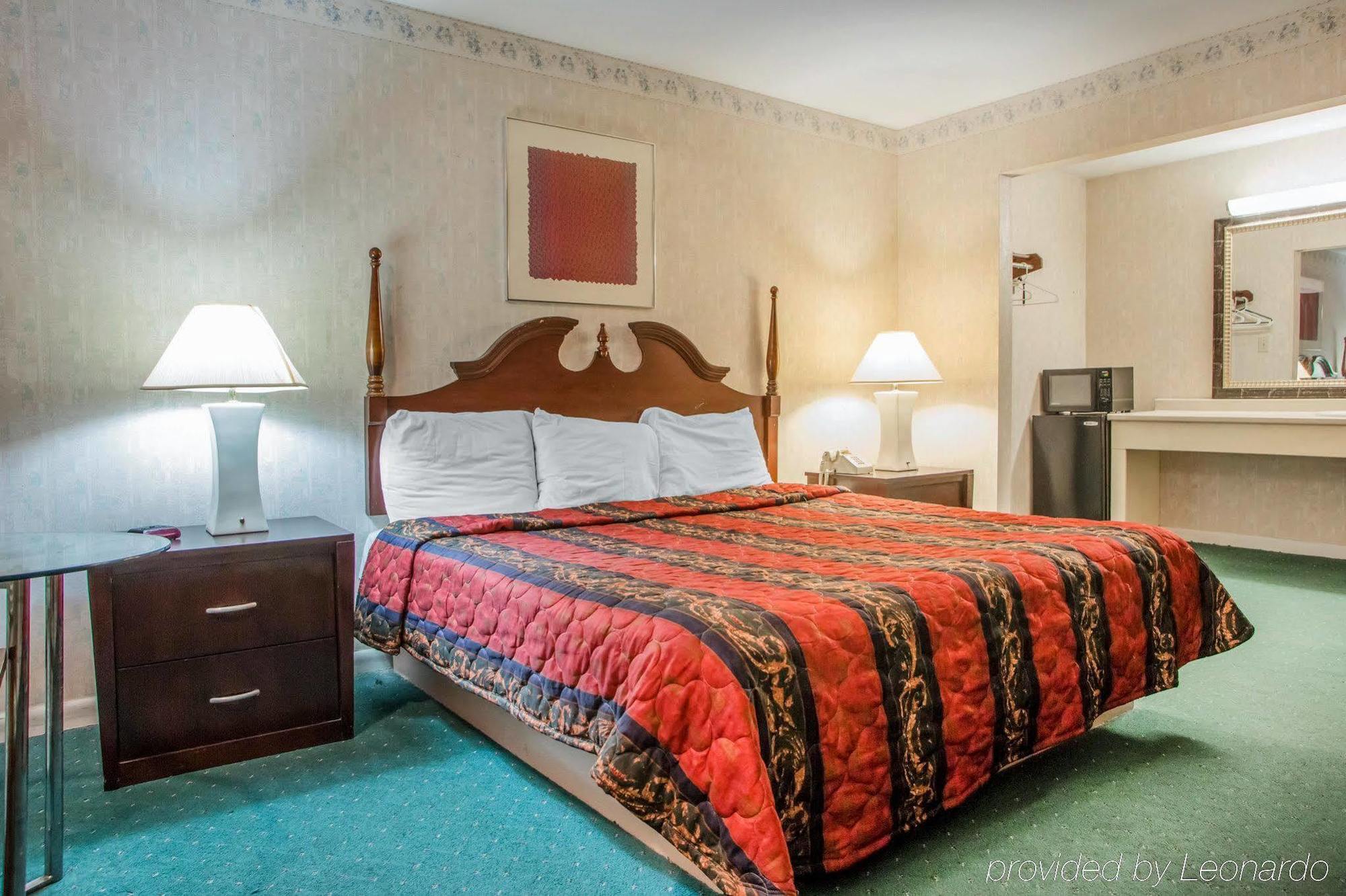 Rodeway Inn Parkway Galloway Eksteriør bilde